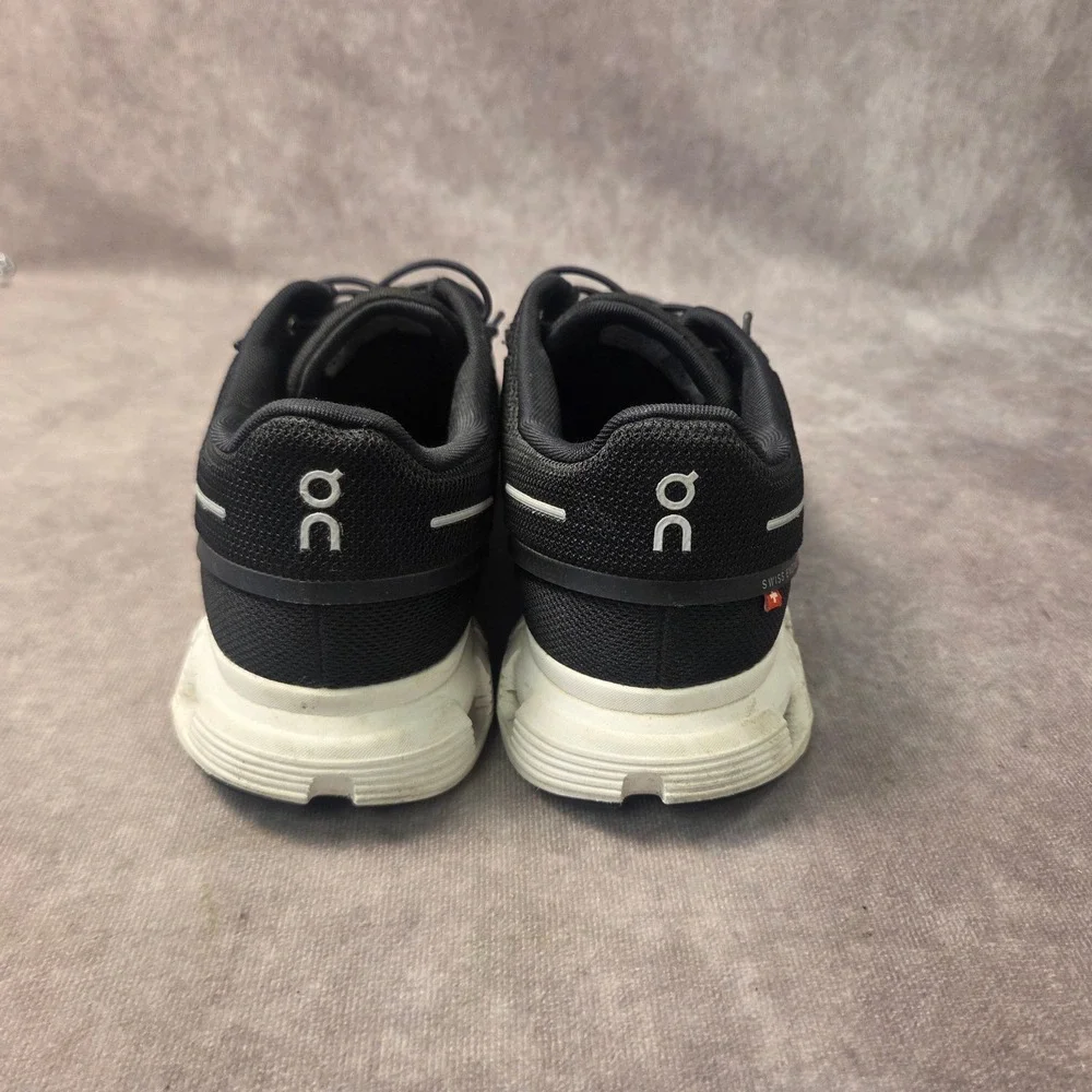 On Cloud 5 Womens Running Shoes Black White 59.98919 Size 7.5 Sneakers